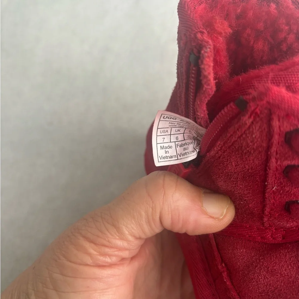UGG Neumel red suede lace up zipper chukka boots kids size 7.